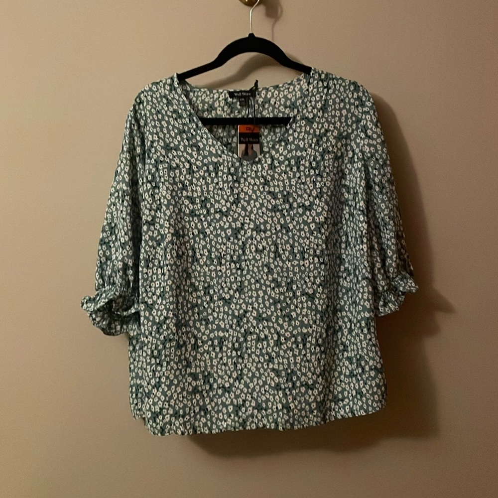 XXL Green Flower Patterned Blouse. NWT